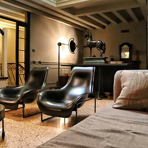 Maison Matilda - Luxury & Breakfast Guest house Treviso