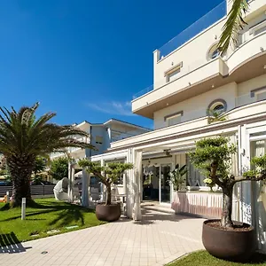 melody-hotel.emilia-romagnahotels.net/